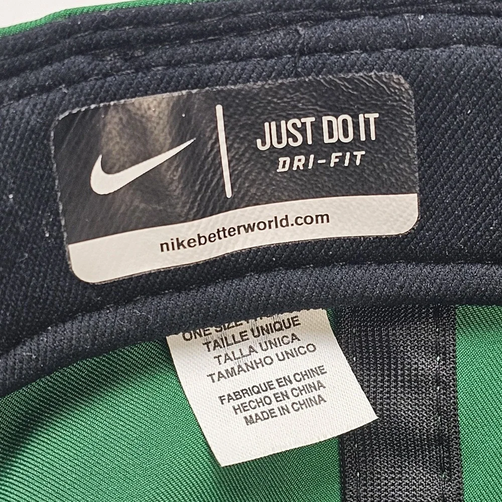 Nike *RARE*‎ Oregon Fighting Ducks Textured Bill Snapback Hat FA16 Green Yellow